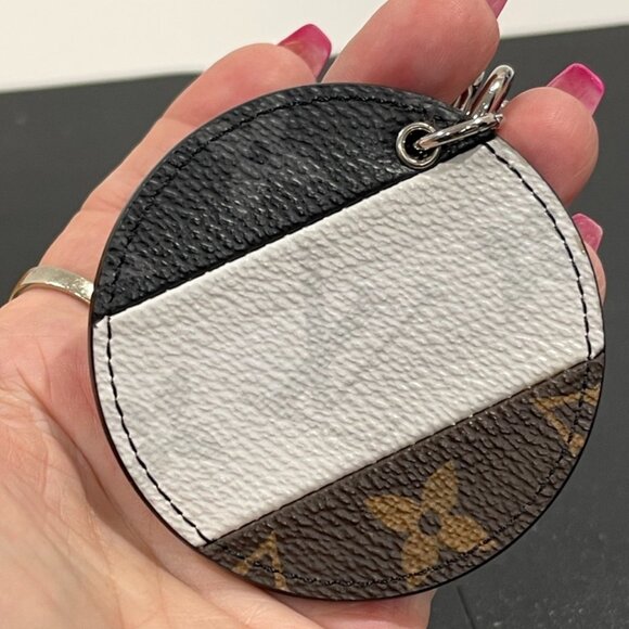 Louis Vuitton Tri Monogram Illustre Bag Charm/Key Holder (JB1226) - Picture 3 of 4